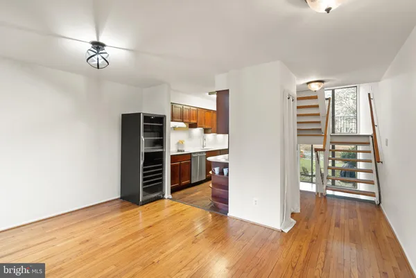 $829,900 | 11465 Washington Plaza West, Reston, VA 20190