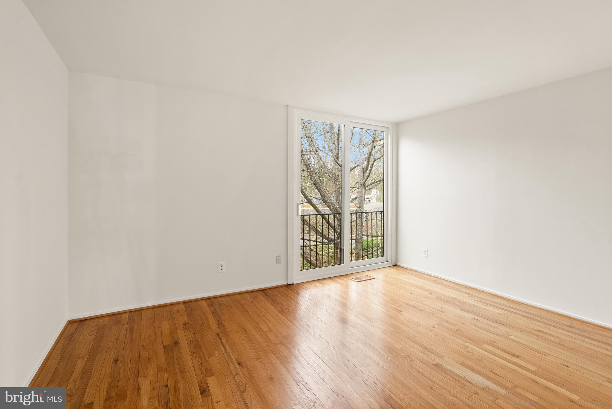 11465 Washington Plaza West Reston, VA 20190 - Photo 31 of 45 Upper Level 4 - Bedroom #3