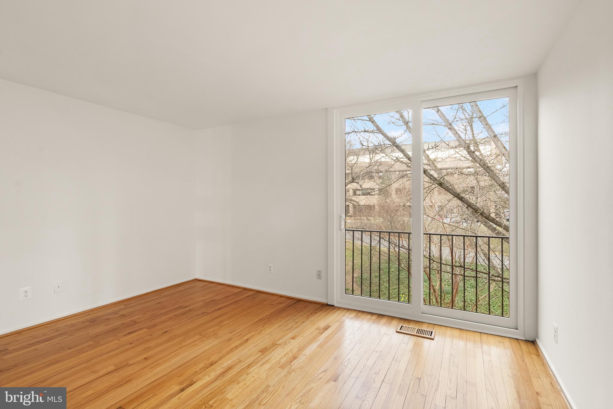 11465 Washington Plaza West Reston, VA 20190 - Photo 32 of 45 Upper Level 4 - Bedroom #3