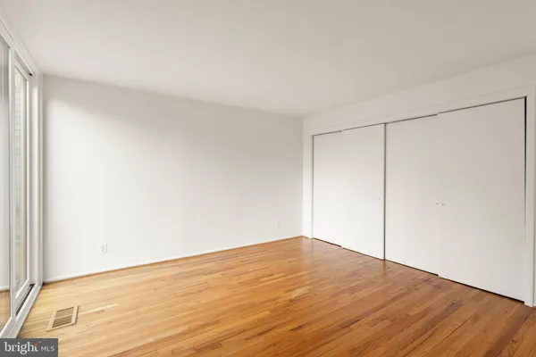 $829,900 | 11465 Washington Plaza West, Reston, VA 20190