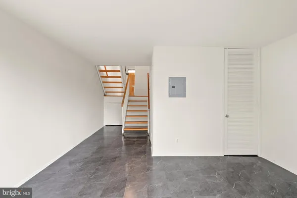 $829,900 | 11465 Washington Plaza West, Reston, VA 20190