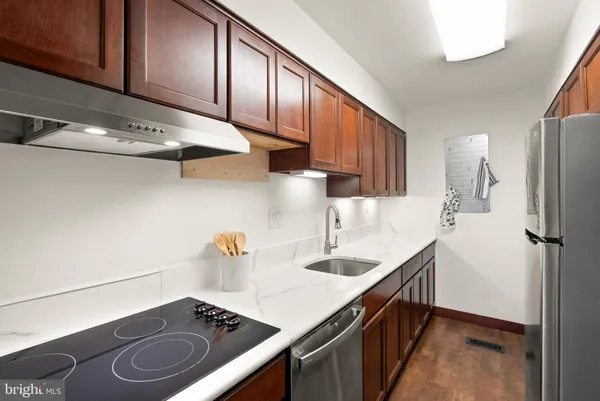 $829,900 | 11465 Washington Plaza West, Reston, VA 20190