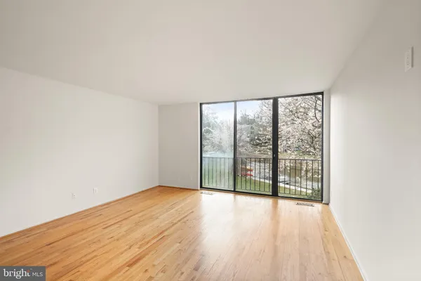 $829,900 | 11465 Washington Plaza West, Reston, VA 20190
