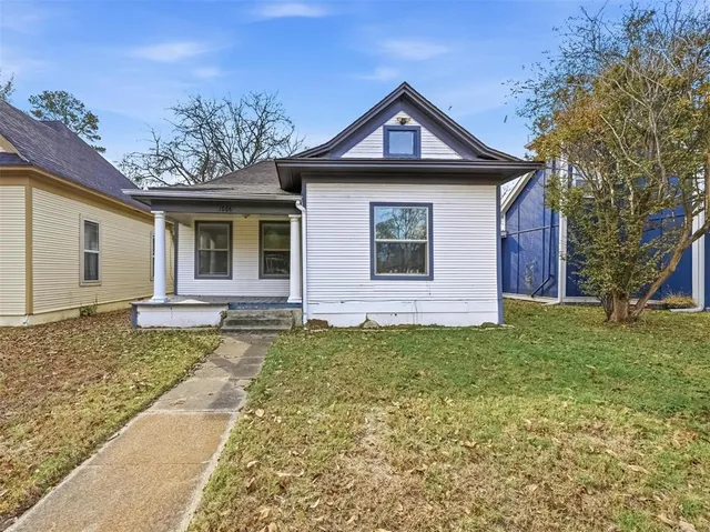 $1,150 | 1006 West Chestnut Street, Denison, TX 75020