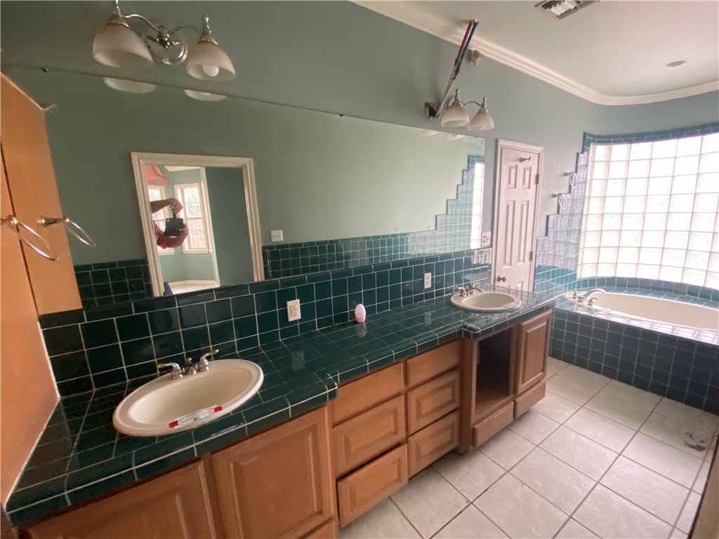 527 County Road 137 Alice, TX 78332 - Photo 10 of 32