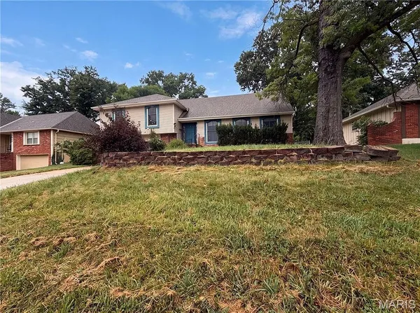$2,188 | 6916 North Overland Drive, Kansas City, MO 64151