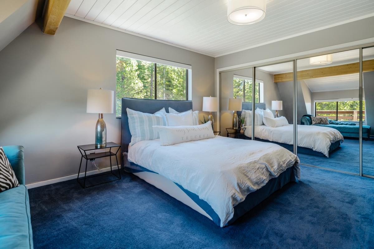 10734 Chickwick Reach Truckee, CA 96161 - Photo 14 of 21 a bedroom with bed and a window