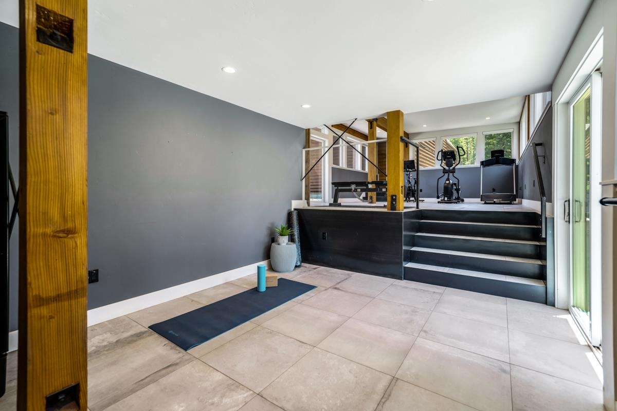 10734 Chickwick Reach Truckee, CA 96161 - Photo 16 of 21 a view of entryway and hall