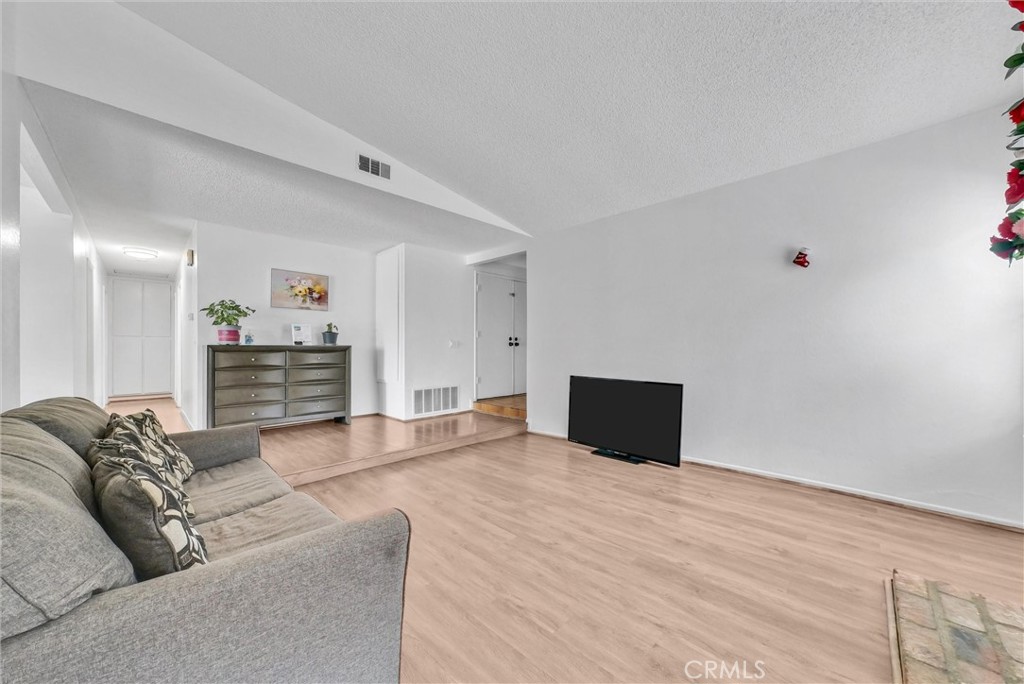 2111 Whitestone Drive Riverside, CA 92506 - Photo 9 of 48