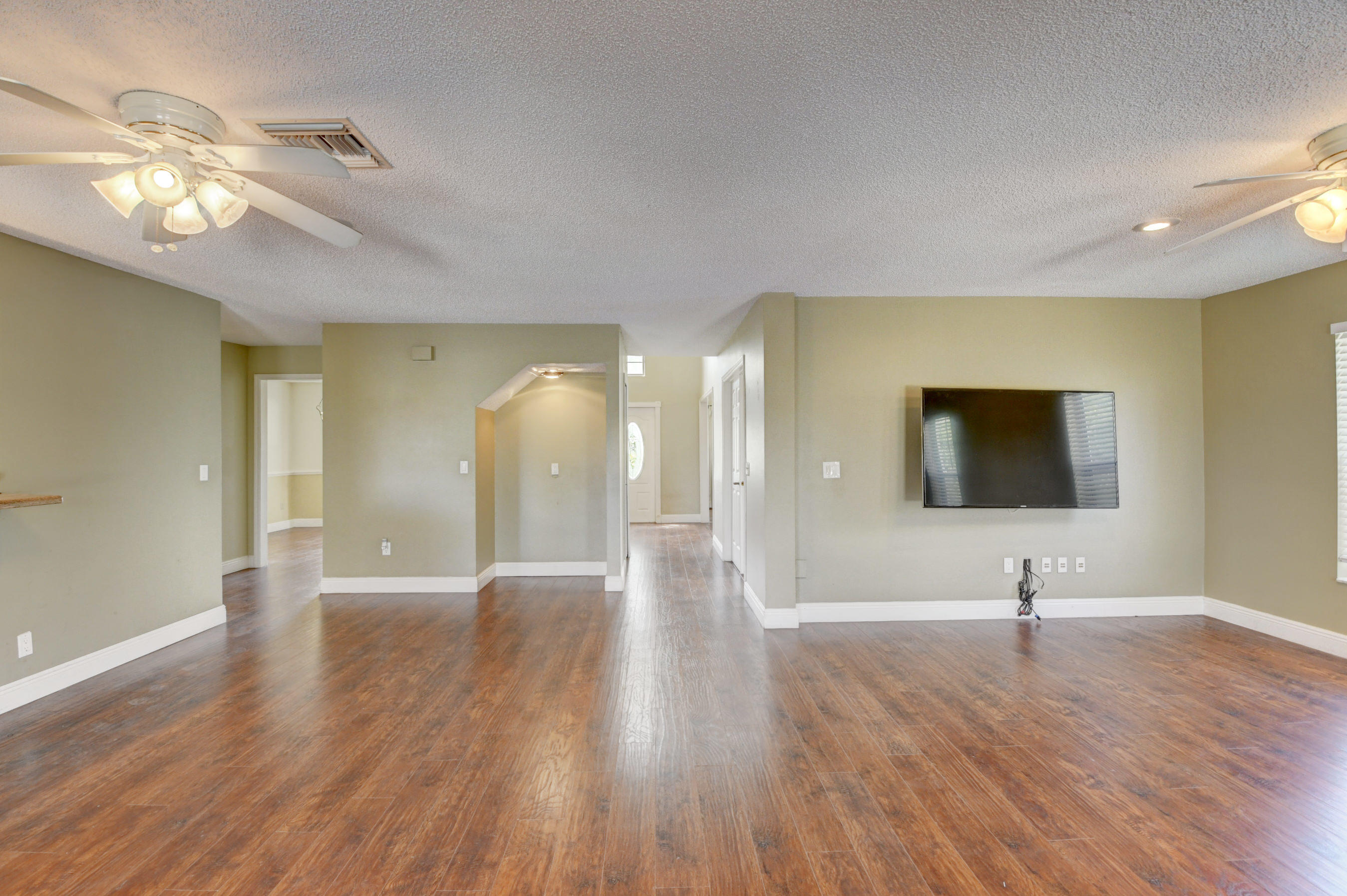 10732 Sea Cliff Circle Boca Raton, FL 33498 - Photo 14 of 80 DSC_3567_68_69_70_71