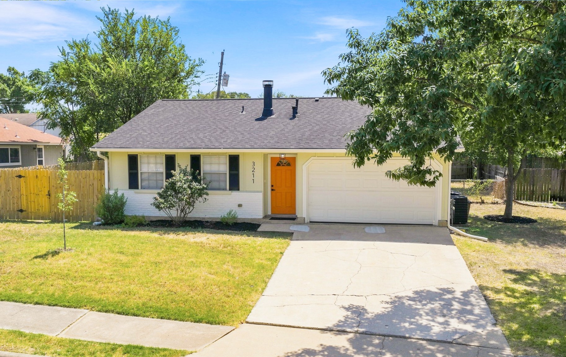 3211 Plantation Road Austin, TX 78745 - Photo 2 of 30 Gallery Image 2