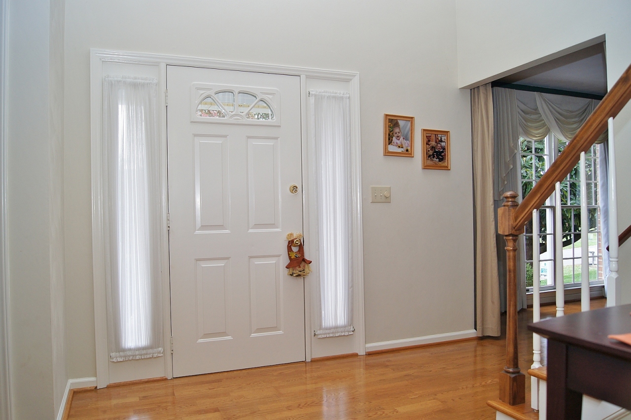 4920 Huntridge Road Roanoke, VA 24012 - Photo 2 of 25 dsc02076