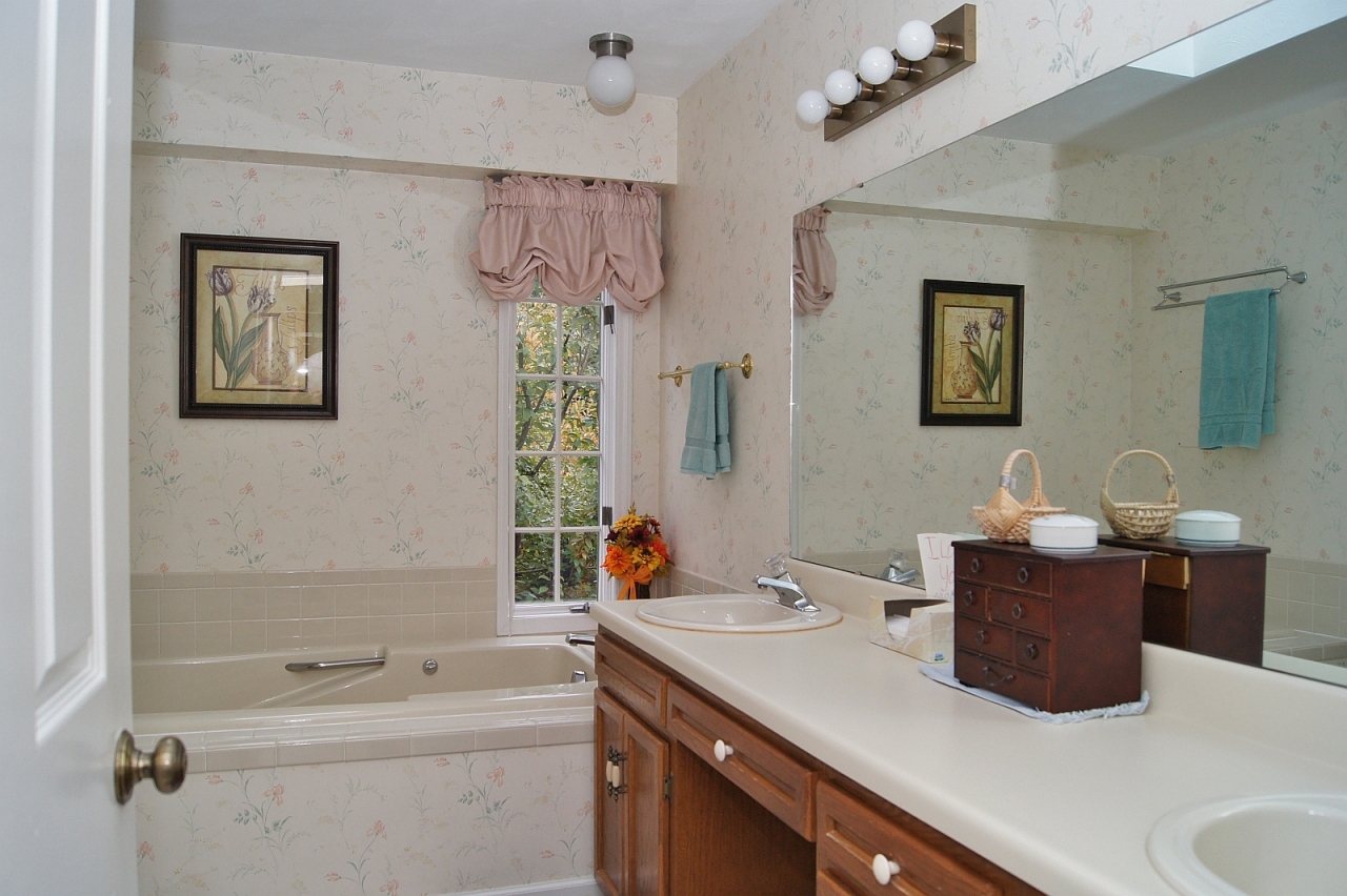 4920 Huntridge Road Roanoke, VA 24012 - Photo 13 of 25 dsc02149
