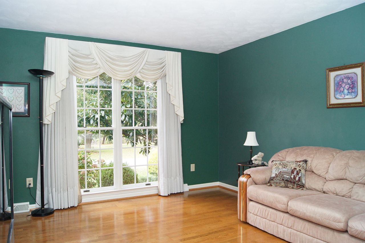 4920 Huntridge Road Roanoke, VA 24012 - Photo 3 of 25 dsc02401