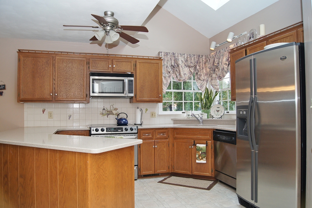 4920 Huntridge Road Roanoke, VA 24012 - Photo 5 of 25 dsc02091