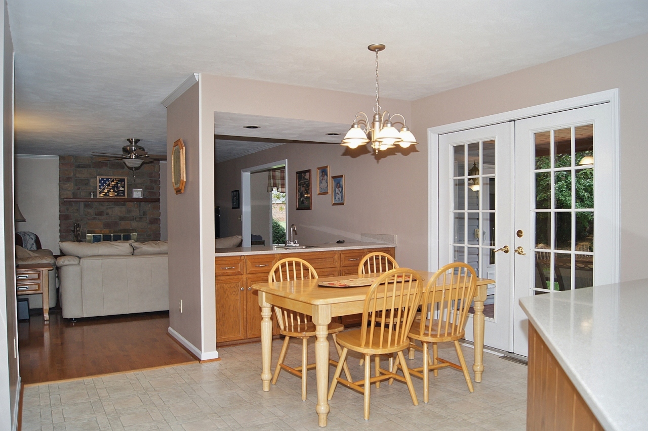 4920 Huntridge Road Roanoke, VA 24012 - Photo 6 of 25 dsc02110