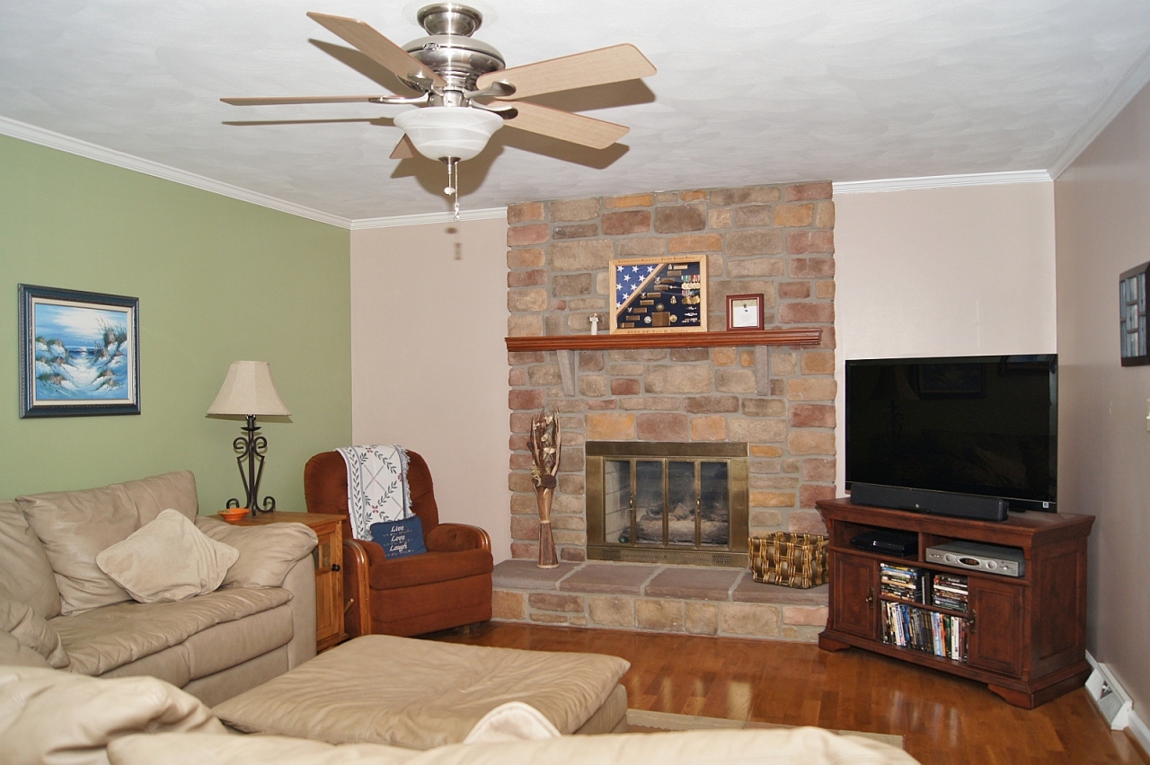 4920 Huntridge Road Roanoke, VA 24012 - Photo 8 of 25 dsc02118
