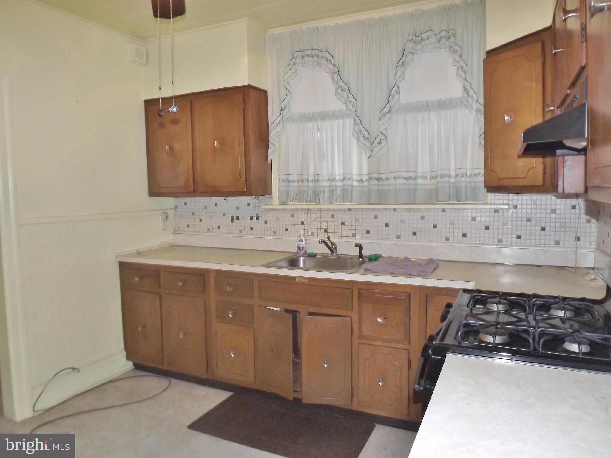 5909 Nassau Road Philadelphia, PA 19151 - Photo 10 of 23 Gallery Image 10