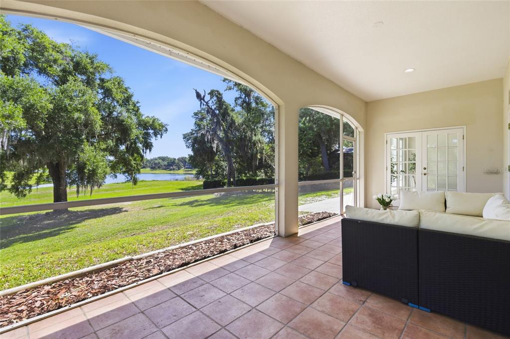 2054 Sawgrass Drive Apopka, FL 32712 - Photo 3 of 32