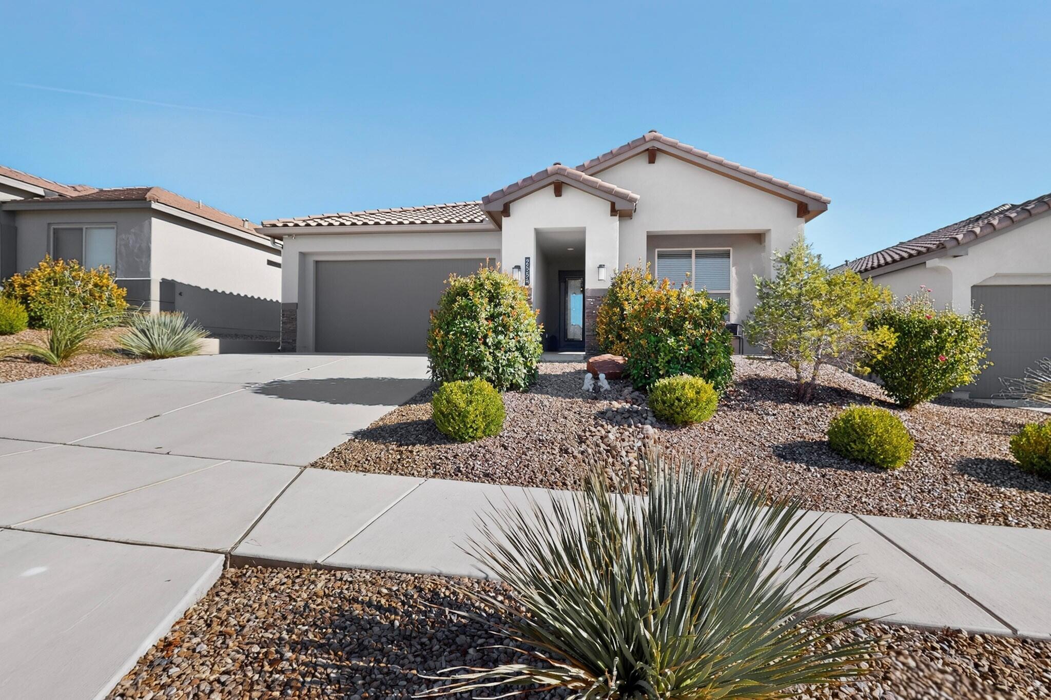 2554 Guadalupe Road Northeast Rio Rancho, NM 87144 - Photo 3 of 33 Gallery Image 3