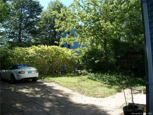 $2,000 | 20 Lawrence Street, Unit 2, New Haven, CT 06511