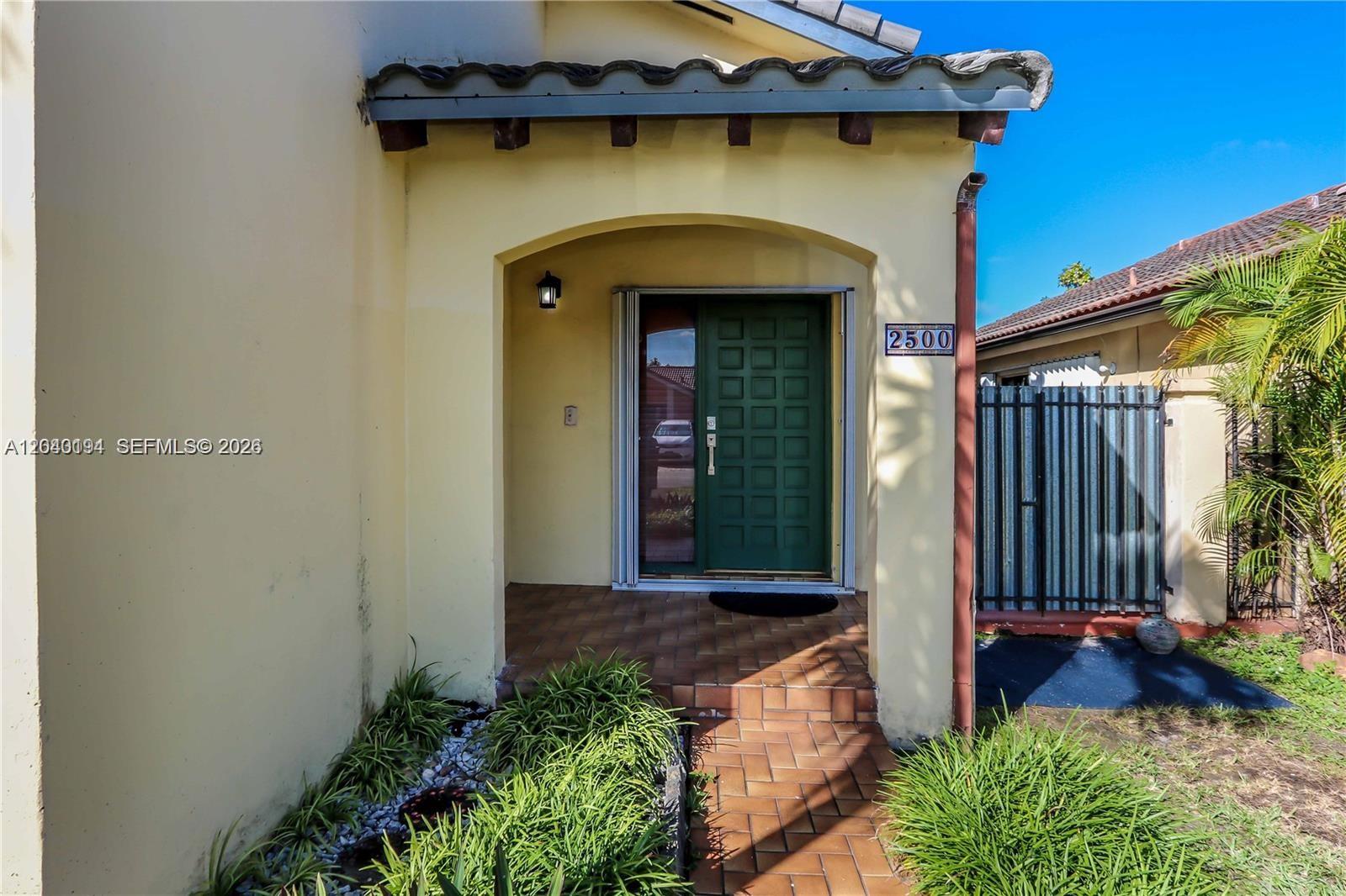 2500 Southwest 113th Court Miami, FL 33165 - Photo 4 of 31