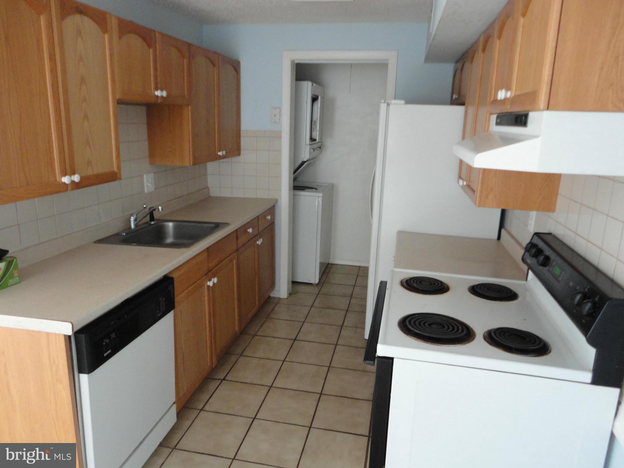 35 Coliston Road, Unit D Reisterstown, MD 21136 - Photo 4 of 11 Kitchen