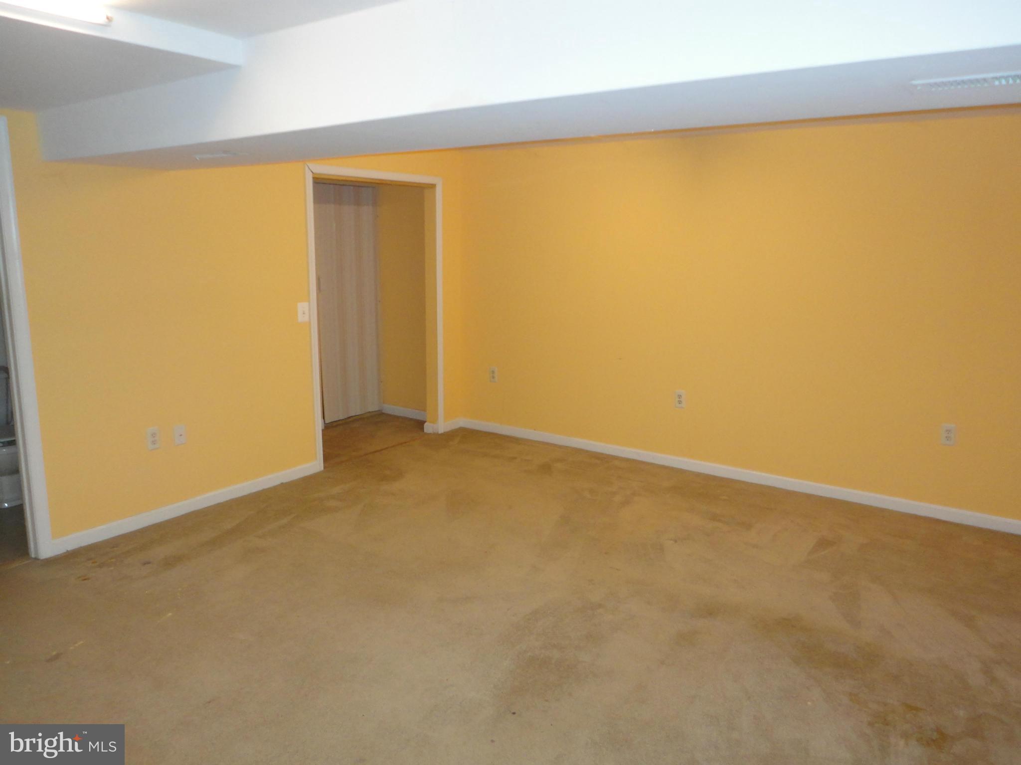 35 Coliston Road, Unit D Reisterstown, MD 21136 - Photo 6 of 11 Family Room