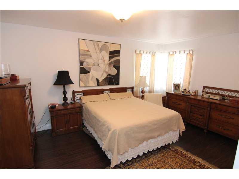 43 Greens Road, Unit 43 Hollywood, FL 33021 - Photo 18 of 30 Master Bedroom