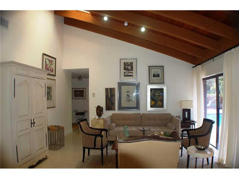 43 Greens Road, Unit 43 Hollywood, FL 33021 - Photo 4 of 30 Family/Great Room