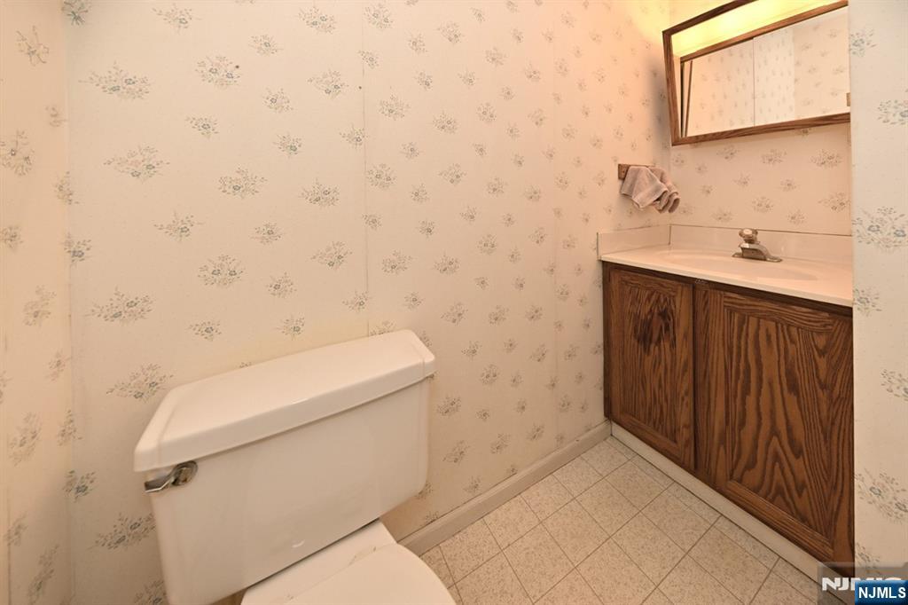 468 Old Tappan Road Old Tappan, NJ 07675 - Photo 14 of 44