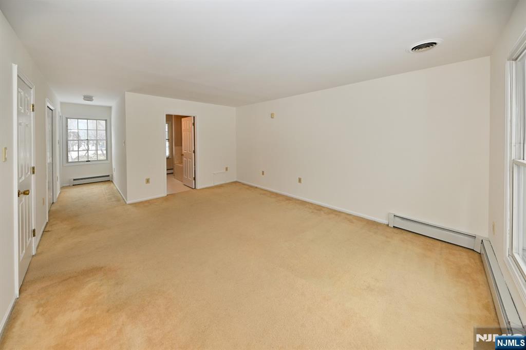 468 Old Tappan Road Old Tappan, NJ 07675 - Photo 16 of 44