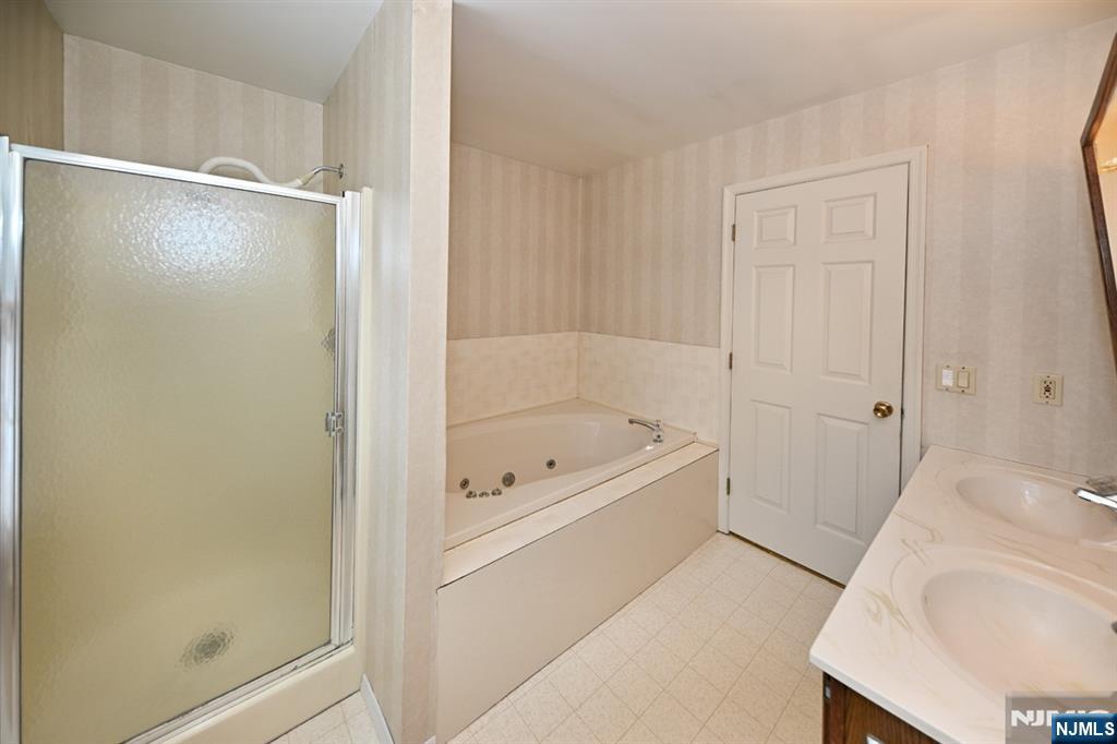 468 Old Tappan Road Old Tappan, NJ 07675 - Photo 19 of 44