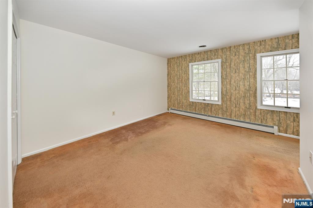 468 Old Tappan Road Old Tappan, NJ 07675 - Photo 20 of 44