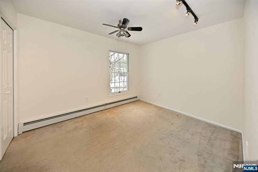 468 Old Tappan Road Old Tappan, NJ 07675 - Photo 22 of 44