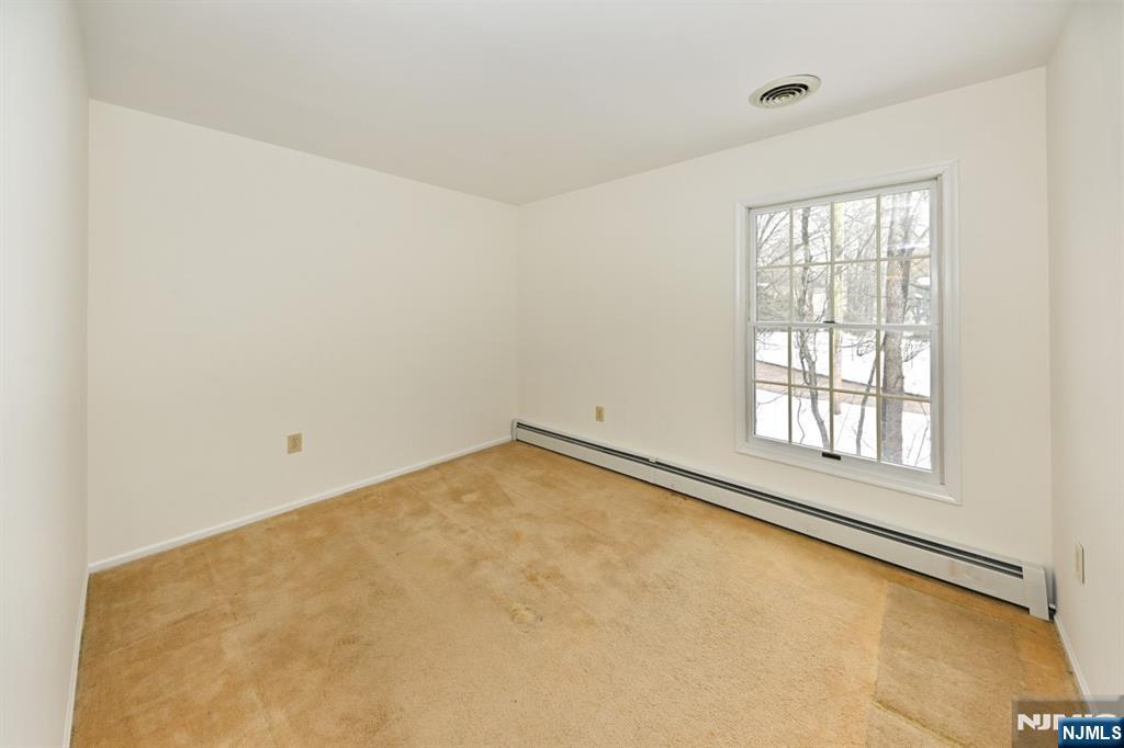 468 Old Tappan Road Old Tappan, NJ 07675 - Photo 23 of 44