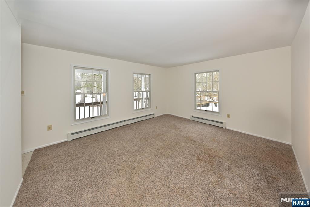 468 Old Tappan Road Old Tappan, NJ 07675 - Photo 7 of 44