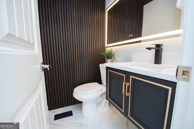 $425,000 | 302 Glenview Drive, Peachtree City, GA 30269