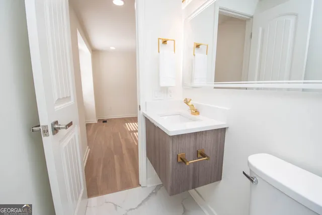 $425,000 | 302 Glenview Drive, Peachtree City, GA 30269