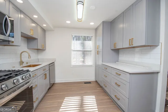 $425,000 | 302 Glenview Drive, Peachtree City, GA 30269