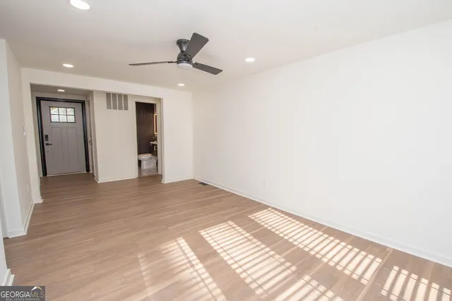 $425,000 | 302 Glenview Drive, Peachtree City, GA 30269