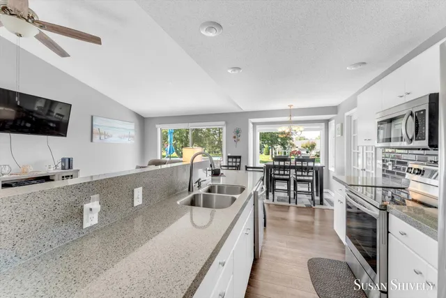 $289,900 | 1049 Fairfield Drive, Hudsonville, MI 49426