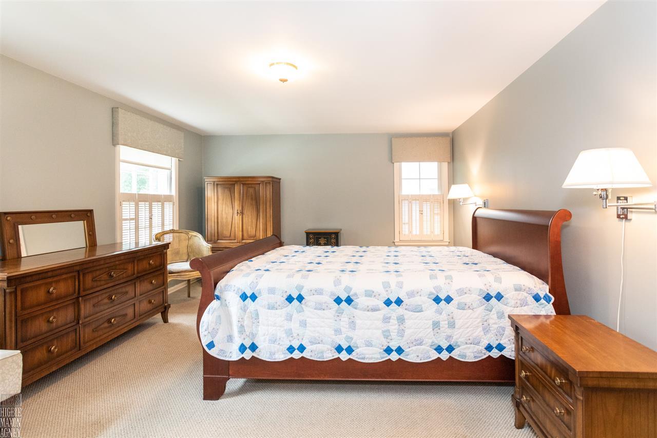 1828 Broadstone Road Grosse Pointe, MI 48236 - Photo 18 of 24 31356679-17.JPG