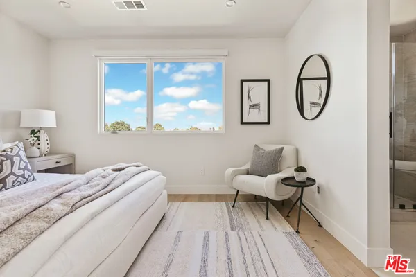 $9,500 | 3220 South Barrington Avenue, Los Angeles, CA 90066