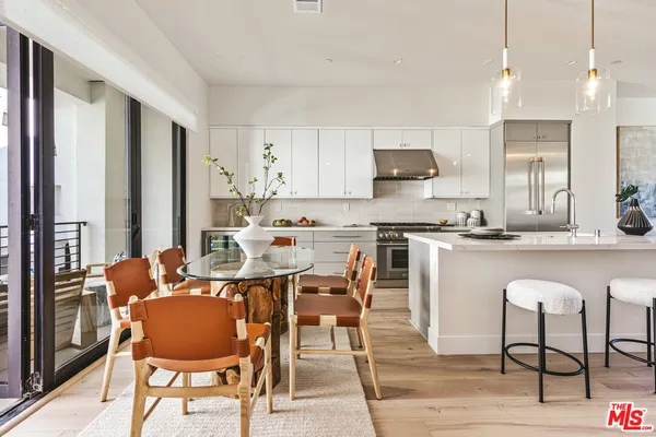 $9,500 | 3220 South Barrington Avenue, Los Angeles, CA 90066