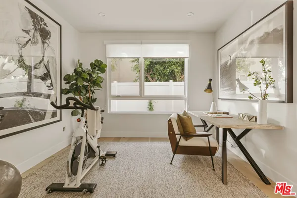 $9,500 | 3220 South Barrington Avenue, Los Angeles, CA 90066