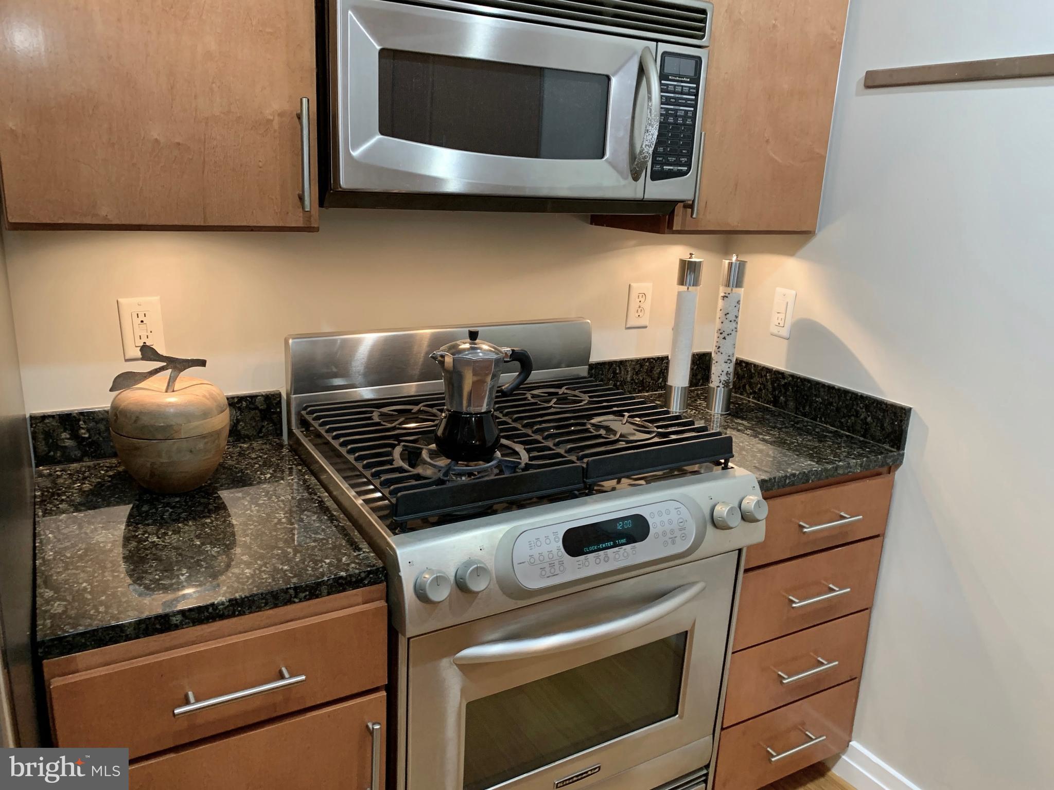 915 E Street Northwest, Unit 405 Washington, DC 20004 - Photo 21 of 31