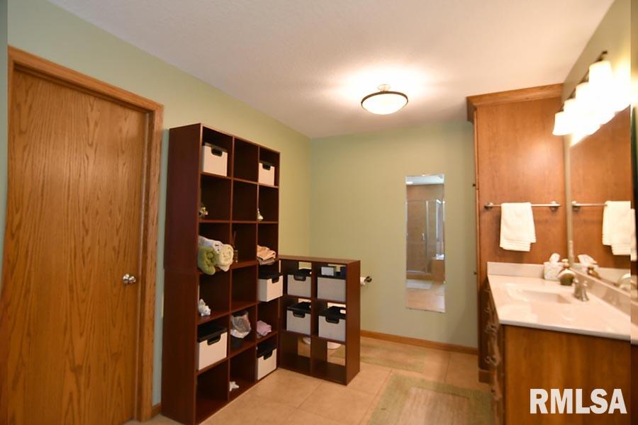 12815 78th Avenue West Taylor Ridge, IL 61284 - Photo 11 of 26 Gallery Image 11