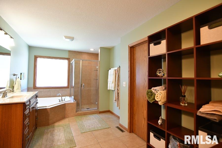 12815 78th Avenue West Taylor Ridge, IL 61284 - Photo 12 of 26 Gallery Image 12