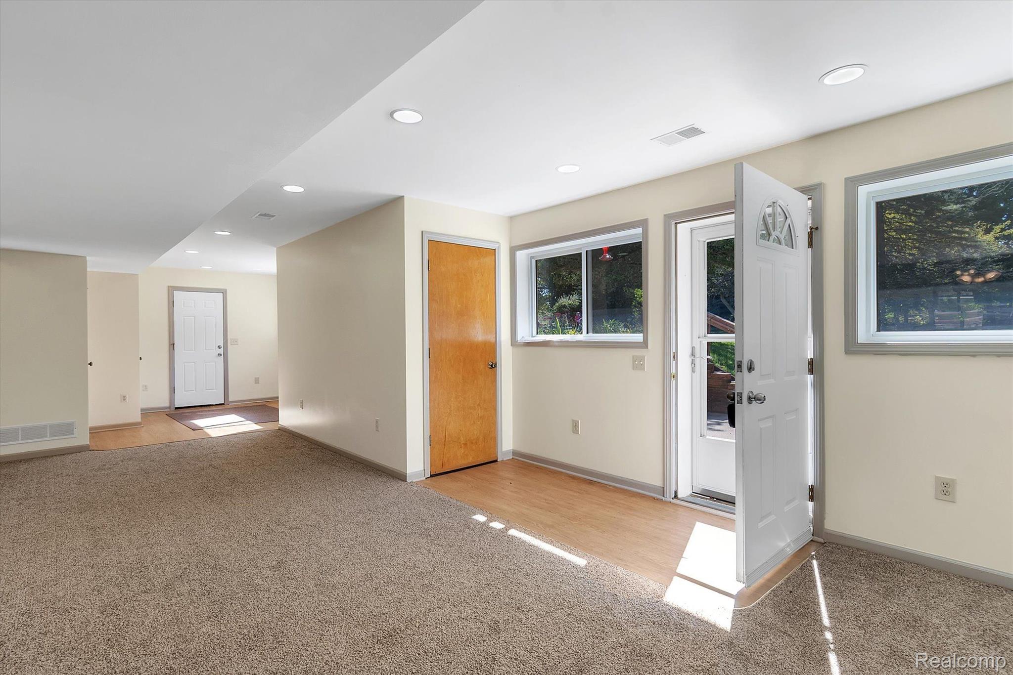 1340 Mower Road Pinckney, MI 48169 - Photo 6 of 54 Gallery Image 6